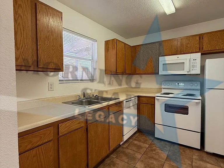 Spacious 2 bedroom floor plans! — Photo 8