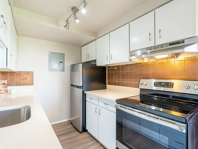 Hamlin Place — Photo 14