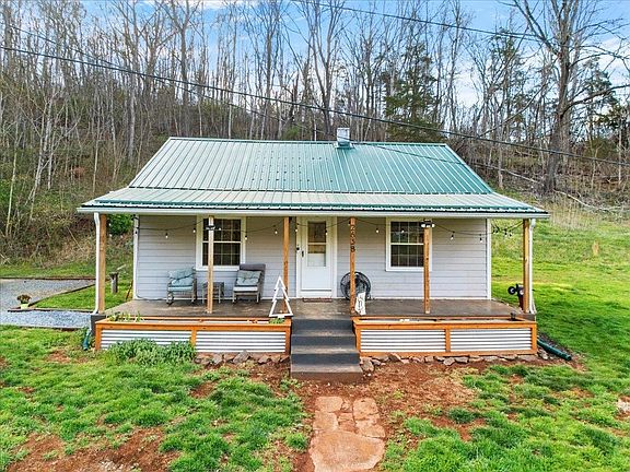 2nd image of 2638 Castleton Rd