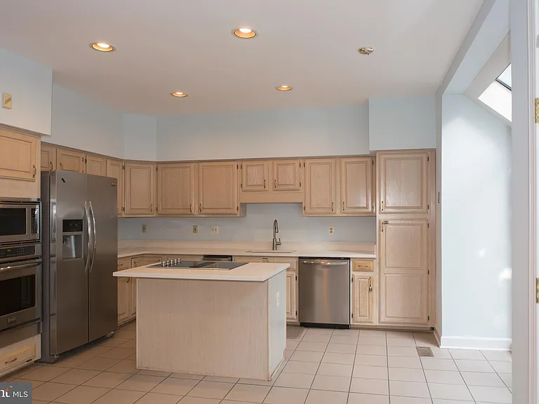 7828 Oracle Pl — Photo 4