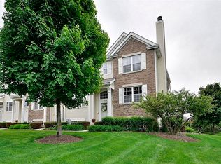 928 Clover Ln, Hampshire, IL 60140