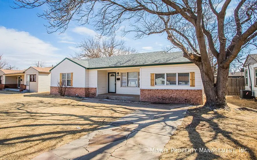 4309 32nd St. | 3 Bedroom house for rent in Lubbock — Photo 4