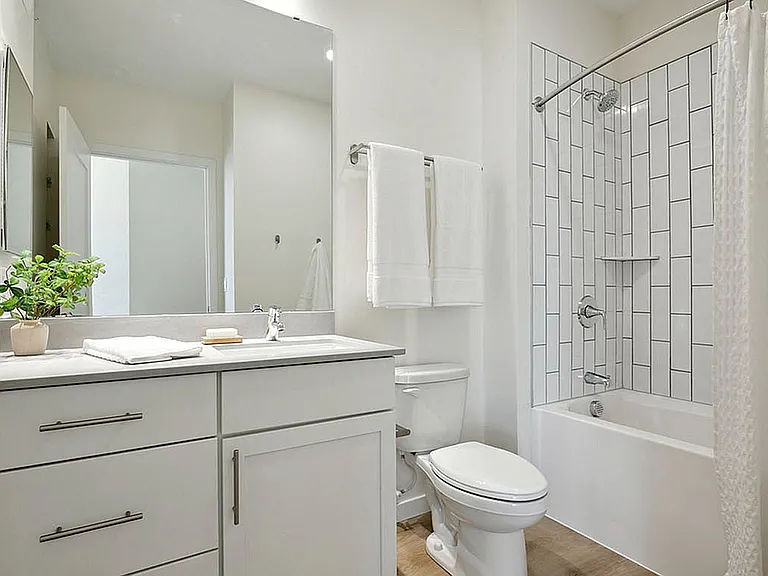 Plan C5 Second Bathroom