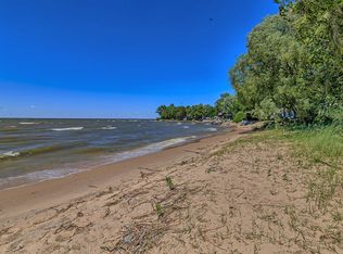 6449 Sturgeon Bay Rd, Luxemburg, WI 54217