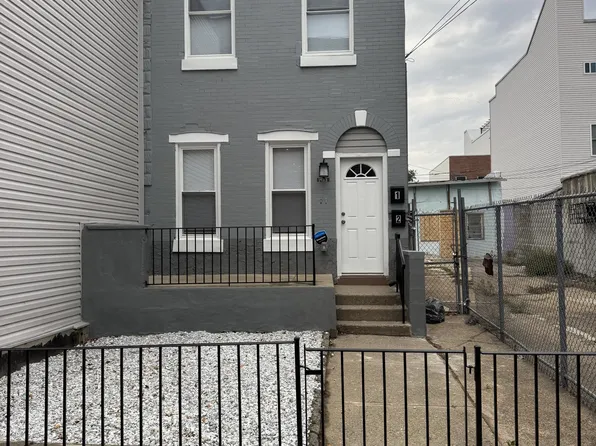 1933 E Huntingdon St, Philadelphia, PA 19125