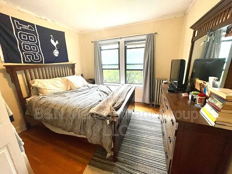918 W Oakdale Ave #2S — Photo 10