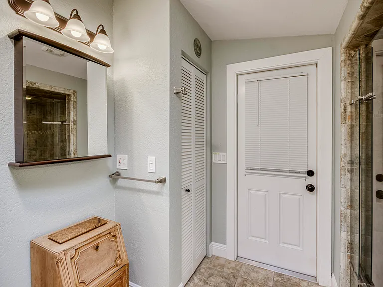 404 S Caloosahatchee Ave — Photo 10