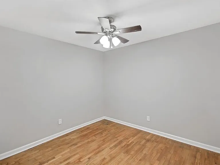 1877 Sumter St NW — Photo 17