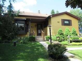 9498 Peck Rd, Erie, PA 16510