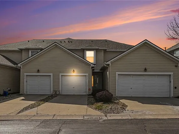 8954 Boehm Dr, Lenexa, KS 66219