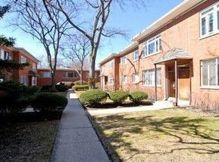 604 Green Bay Rd APT B, Glencoe, IL 60022