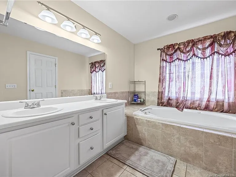 3805 Sunchase Dr — Photo 22
