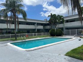 4251 NW 5th St