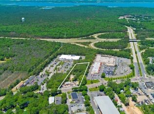 192 W Montauk Hwy, Hampton Bays, NY 11946