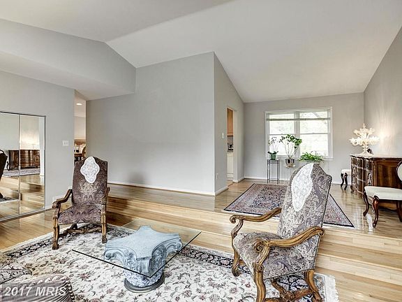 3rd image of 13414 Parcher Ave