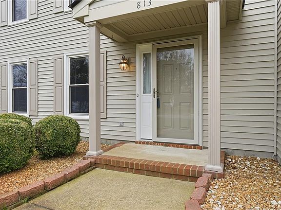 4th image of 813 Arcadia Rd