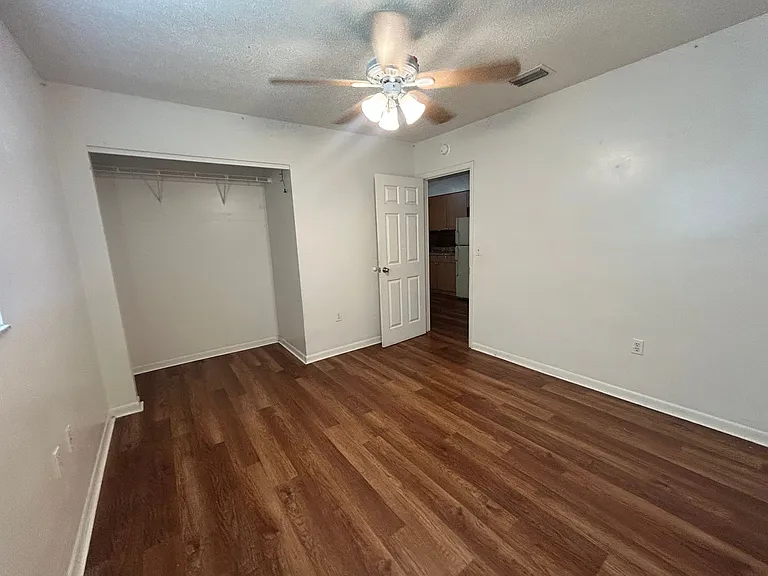 1110 N Brunnell Pkwy — Photo 7