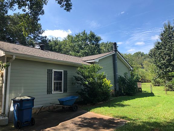 2nd image of 3463 Carlisle Ct SE