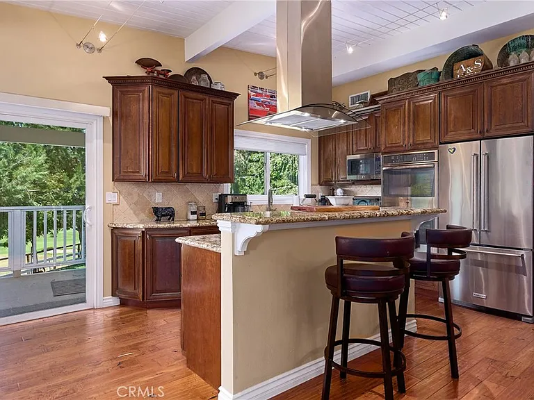 1014 Hacienda Dr — Photo 10