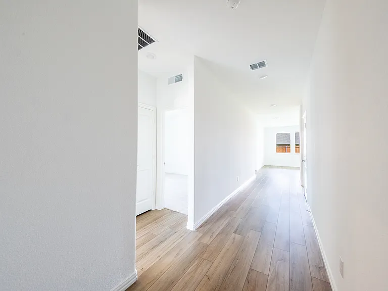 138 Jenkinson Dr — Photo 16
