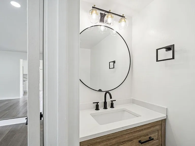 10611 Campus Way S — Photo 19