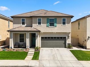 1046 W Buttercup Ln, Rialto, CA 92376