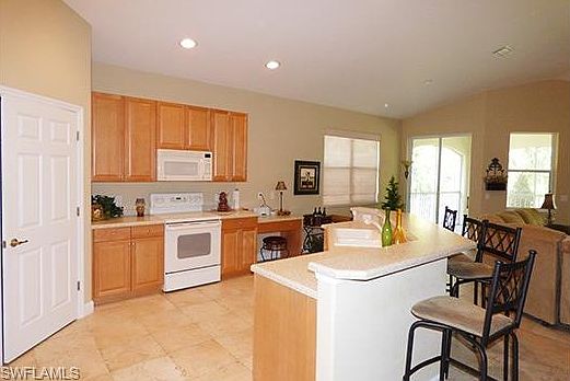 3rd image of 10505 Sevilla Dr APT 201