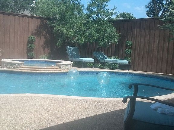 3rd image of 4313 Driftwood Dr