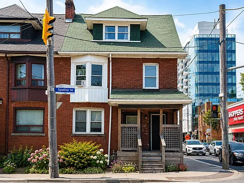 186 Spadina Rd #MAIN FLOOR Photo 1