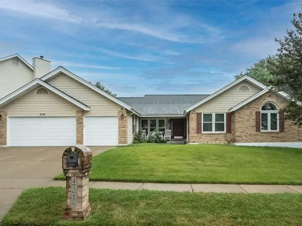 4318 Portland Lake Dr, Florissant, MO 63034