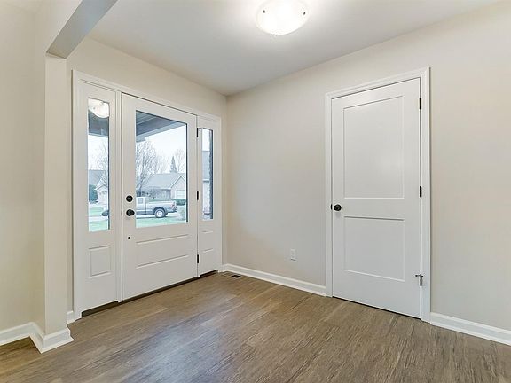 3rd image of 1632 Bannon Ct