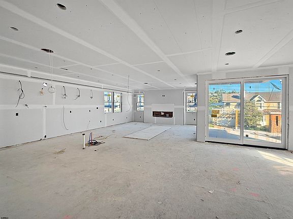 4th image of 905 Seacrest Rd