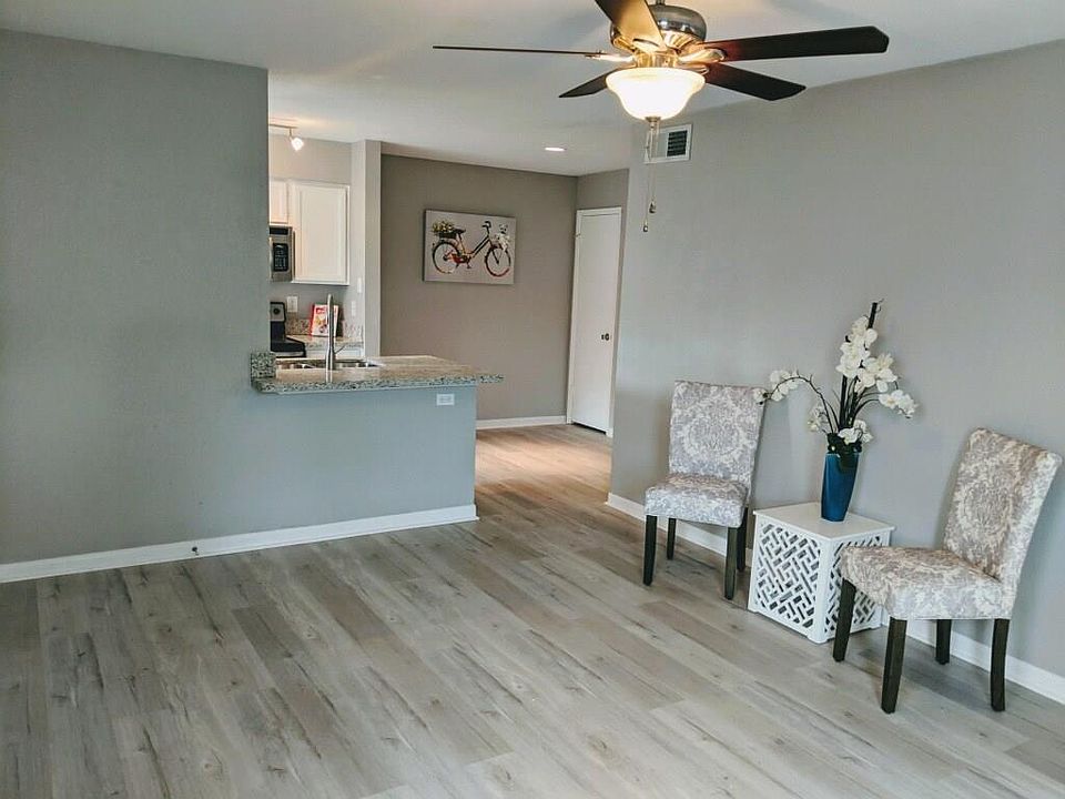 1st image of 3900 Woodchase Dr APT 3