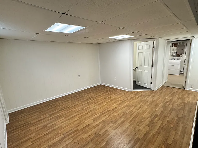 1548 Aldeney Ave — Photo 14
