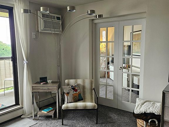 3rd image of 2601 Kenzie Ter APT 519