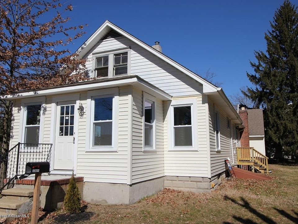 1st image of 20 Grand Ave