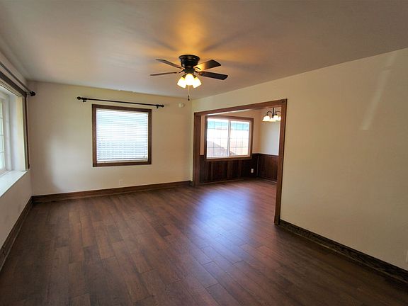 3rd image of 3267 Preble Ave