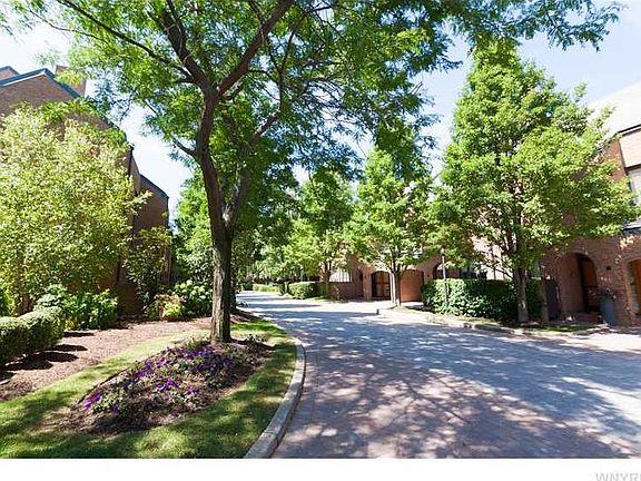 3rd image of 192 Rivermist Dr