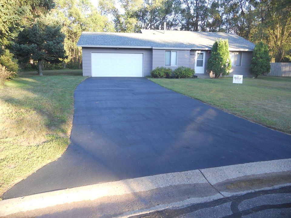 1st image of 9801 Cord St NE