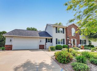 W2485 Valleywood Ln, Appleton, WI 54915