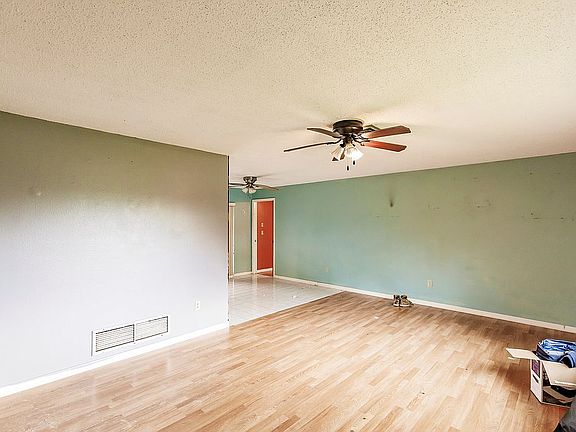 5th image of 9467 Casa Grande Ave