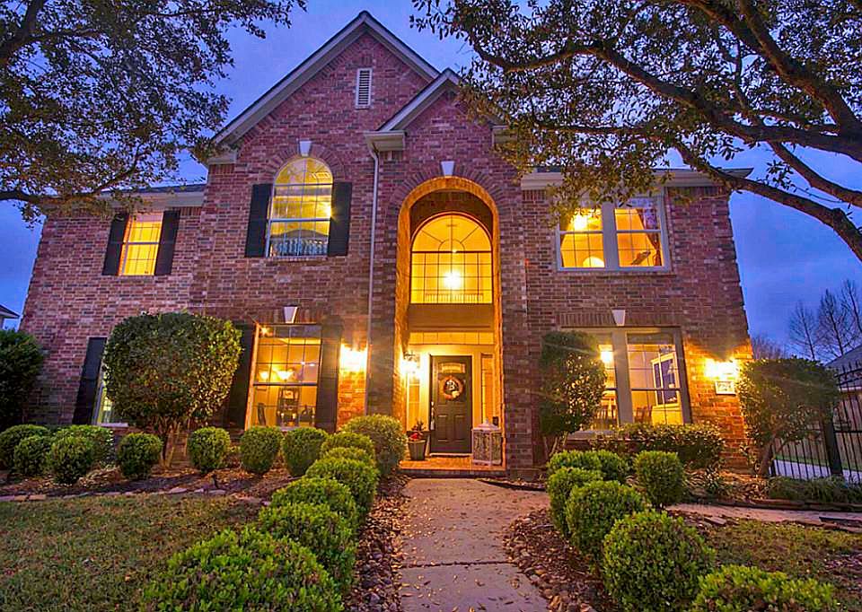 1st image of 9907 Hawkins Ln