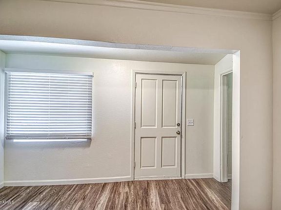 4th image of 2616 W Hayward Ave