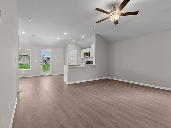 3rd image of 20270 W 195th St
