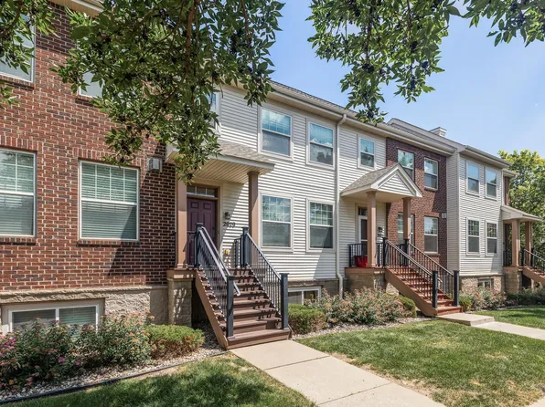 2079 Clover Ridge Dr, Chaska, MN 55318