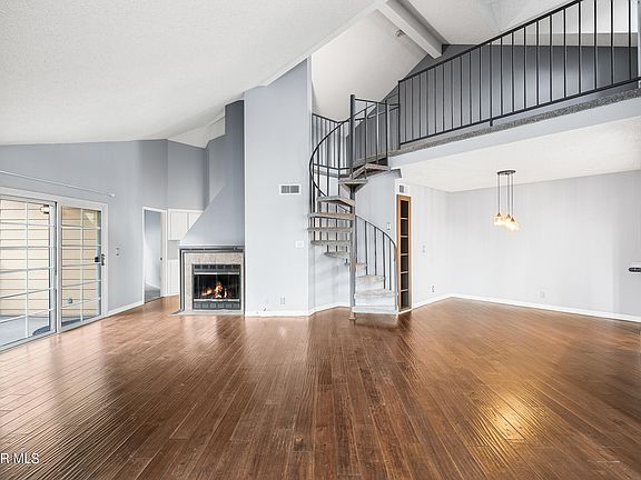 5th image of 6624 N Clybourn Ave #156