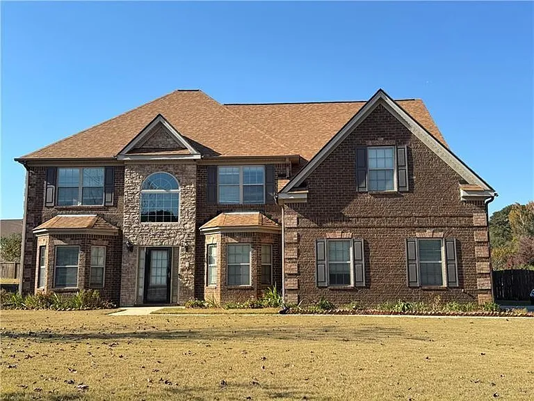 352 Plymstock Dr — Photo 1