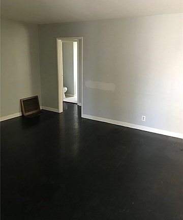 5th image of 9619 Steele St
