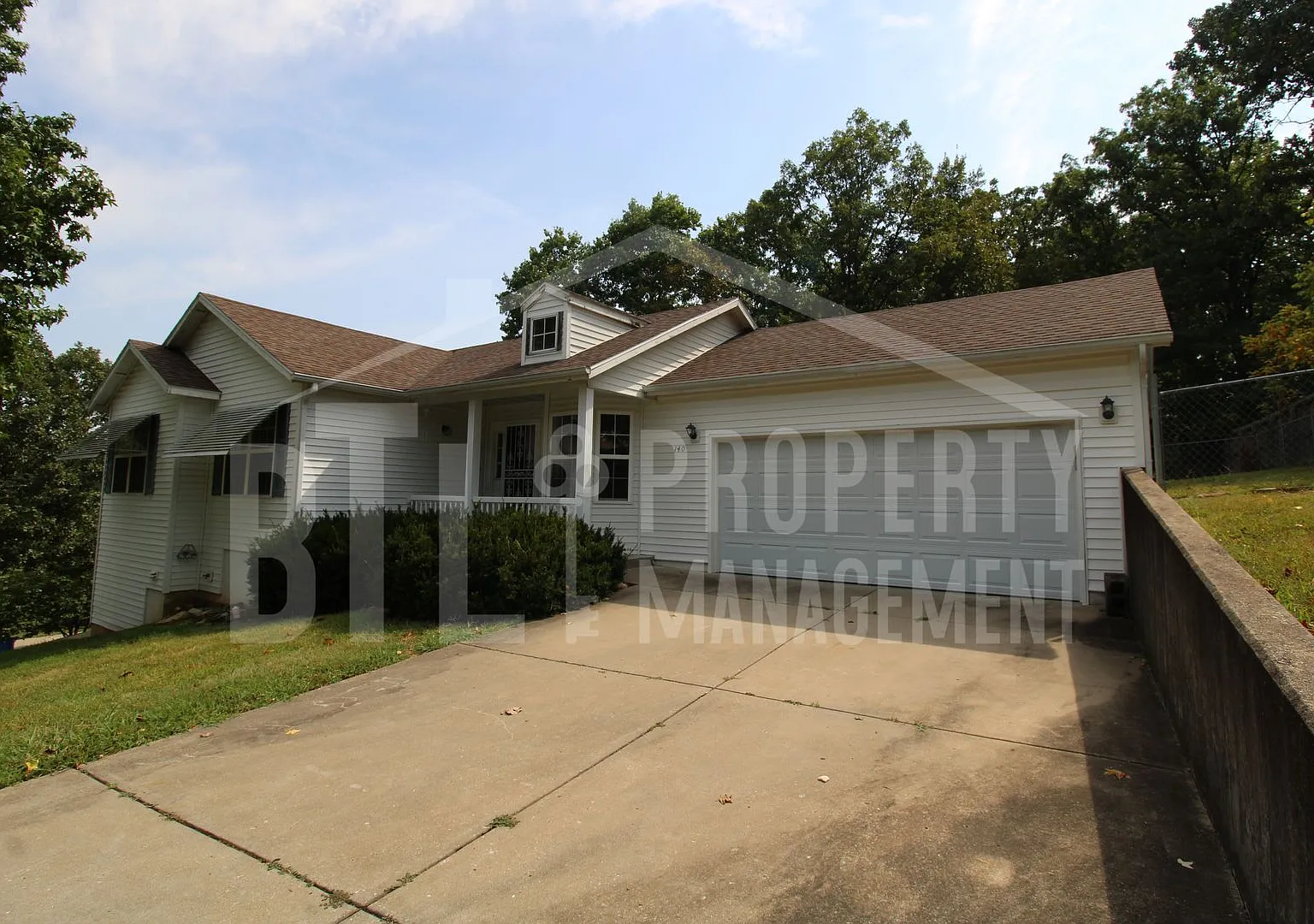 Great Three Bedroom House in Branson — Photo 2