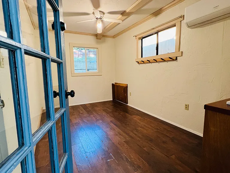 25098 Sherwood Rd — Photo 4
